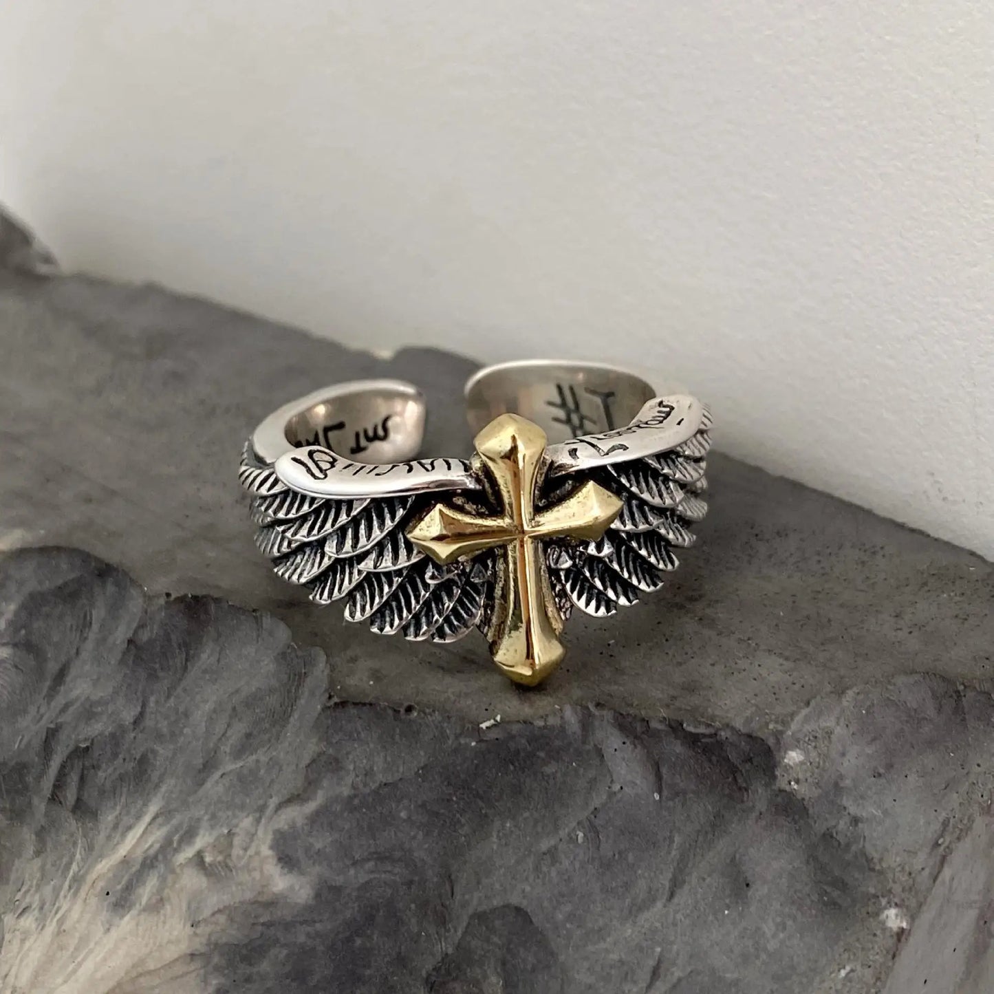 Retro Cross Feather Graffiti Ring